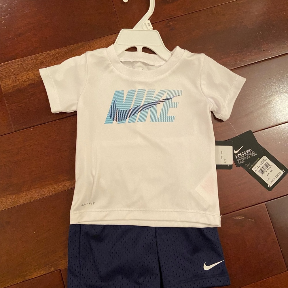 Boys Nike outfit -size 18 months